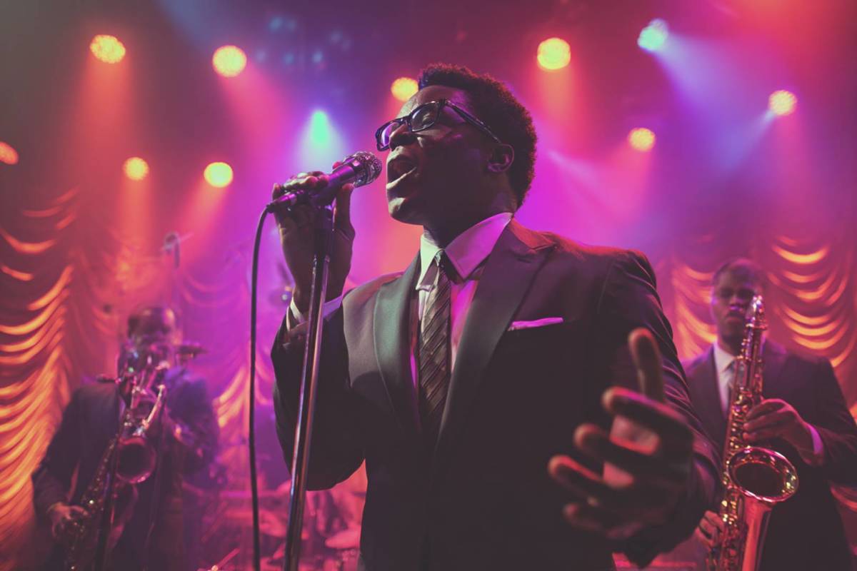 Photo d'un chanteur en plein concert We call it Jazz : Au coeur du blues