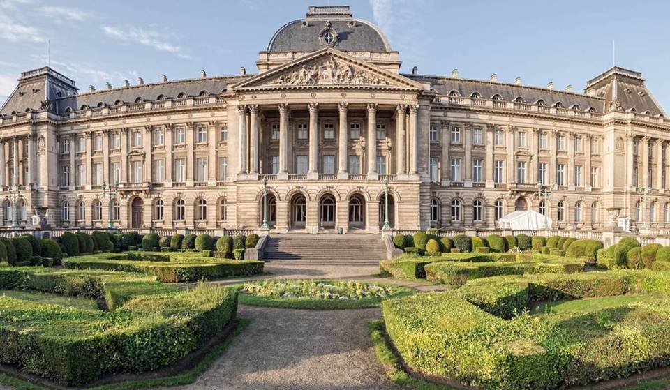 Plus grand que Buckingham Palace, ce joyau néoclassique de Bruxelles restera fermé cet été, rompant avec la tradition