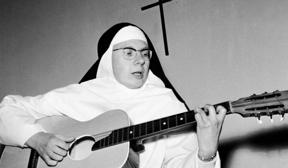 Cette célèbre chanson rendue virale sur les réseaux sociaux a été écrite par une chanteuse bruxelloise &#8211; et elle a même dépassé Elvis Presley et les Beach Boys au Billboard