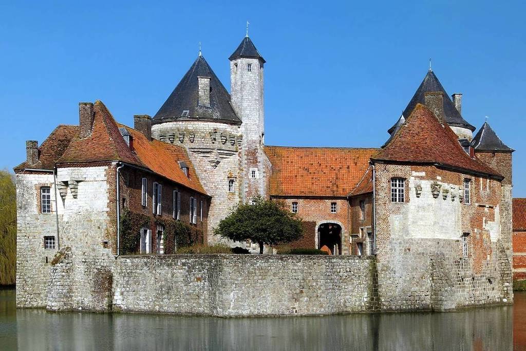 Chateau médiéval Ohlain Nord de la France Parc Naturel