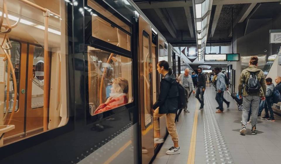 Cette carte de la STIB vous montre le temps de marche entre chaque station de métro à Bruxelles – pratique pour optimiser vos trajets à l&rsquo;heure de pointe !