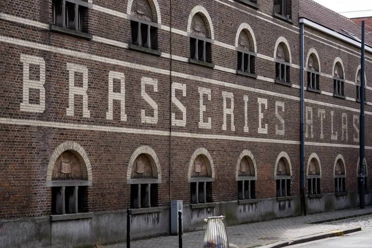 Brasserie Atlas briques rouges