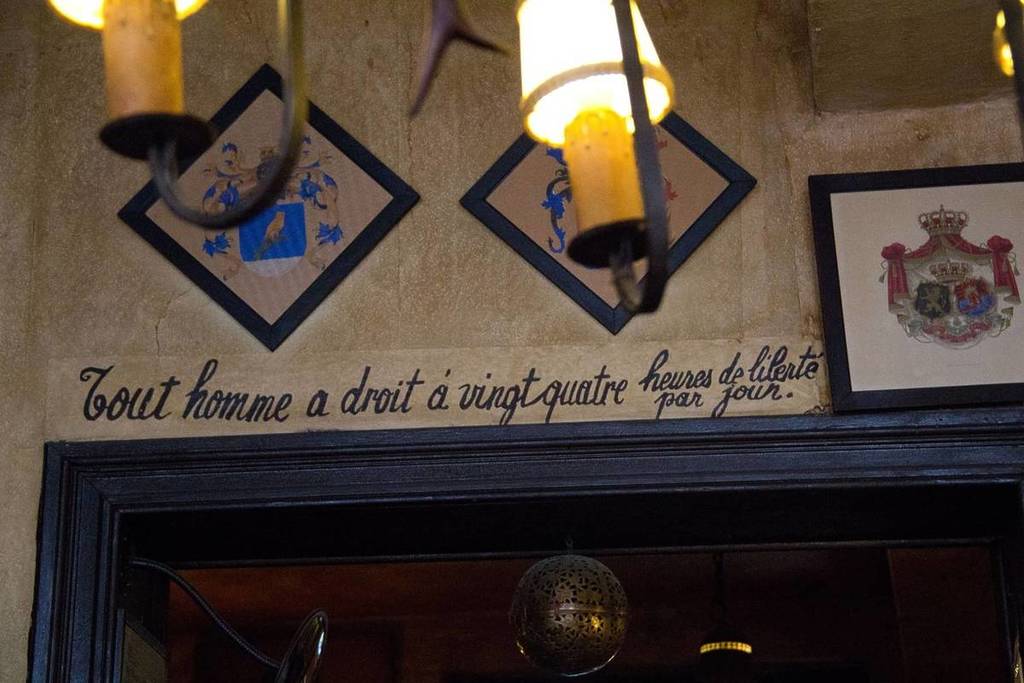 La Fleur en Papier Doré