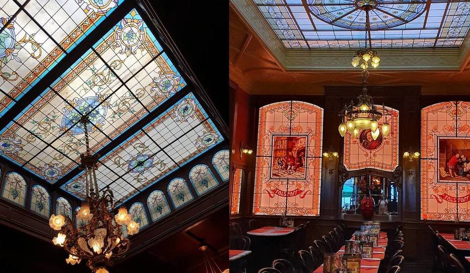 Mélange d’Art nouveau et d’Art déco, ce café bruxellois est un vestige préservé du centre de Bruxelles – classé depuis 2000, il conserve une grande partie de son décor d’origine