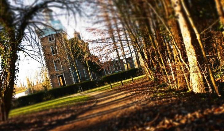 This castle, 1 hour from Brussels, hides one of Belgium&#8217;s most chilling legends &#8211; that of the Farciennes vampires.