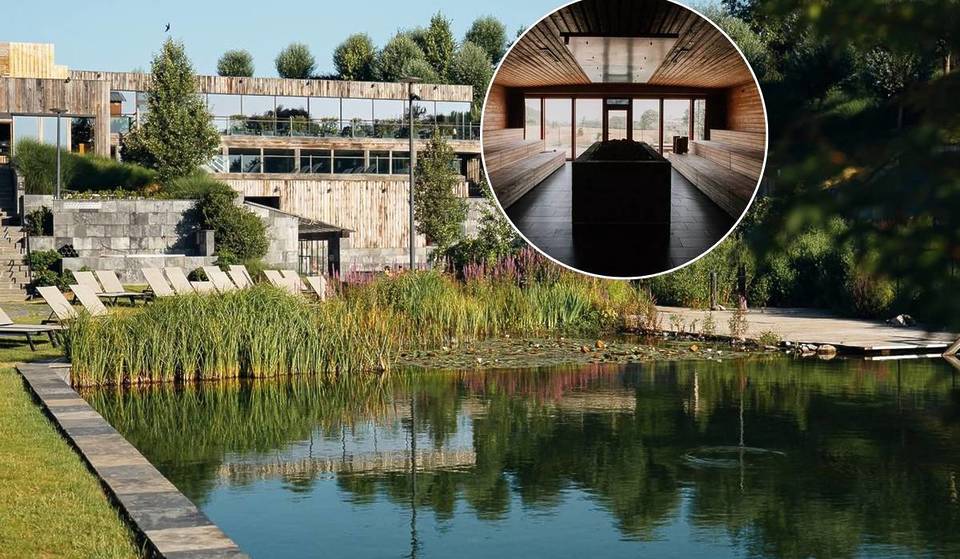 Cet incroyable lieu dédié au bien-être est situé à seulement 30 minutes de Bruxelles &#8211; il abrite le plus grand spa de Belgique avec une grotte à cascade, 23 saunas et un espace naturiste