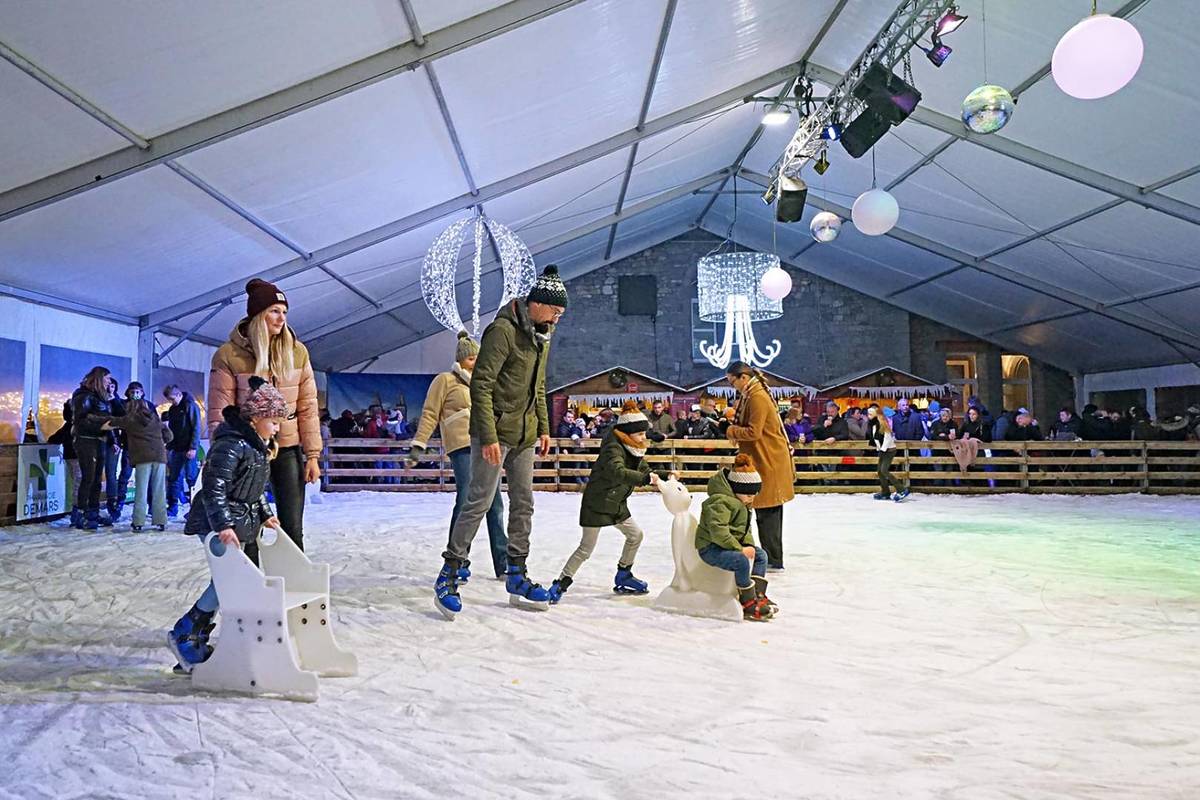 Patinoire du Marché de Noël de l'Abbaye de Maredsous