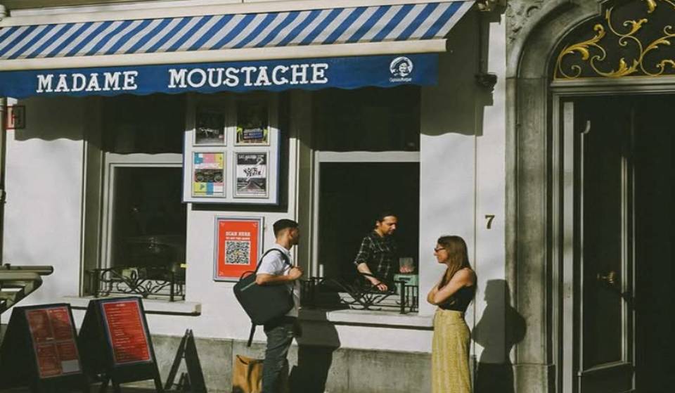 Menacé de faillite, ce bar dansant emblématique de Bruxelles refuse de mourir – 2 ans après l’incendie, un appel à l’aide pour le sauver