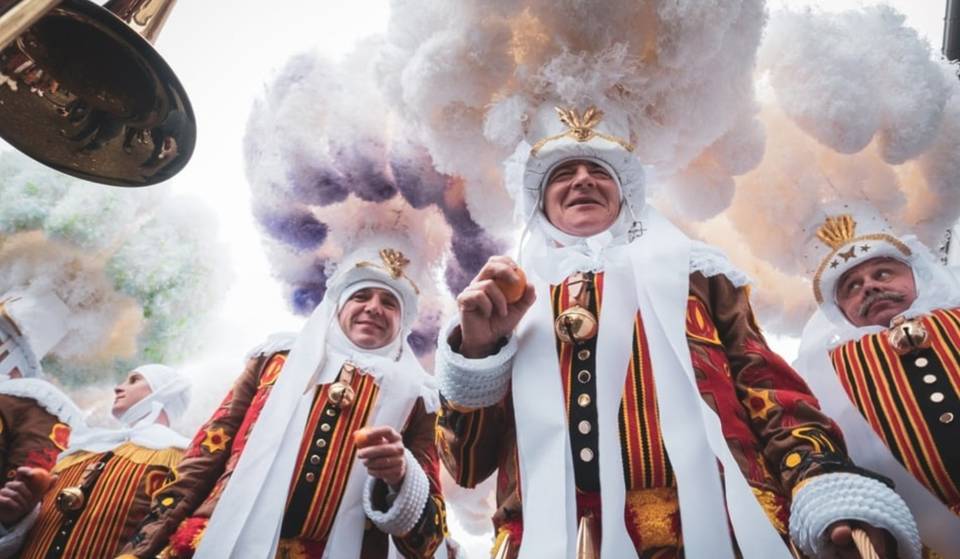 À 1h de Bruxelles, ce carnaval classé à l’UNESCO est le plus ancien de Wallonie – et il vous accueillera bientôt pour 3 jours de festivités