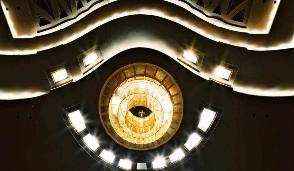 In the heart of Brussels, this Art Deco palace from 1929 stands out as the true artistic epicenter of the capital—it houses an architectural and cultural gem that is unique in the world!