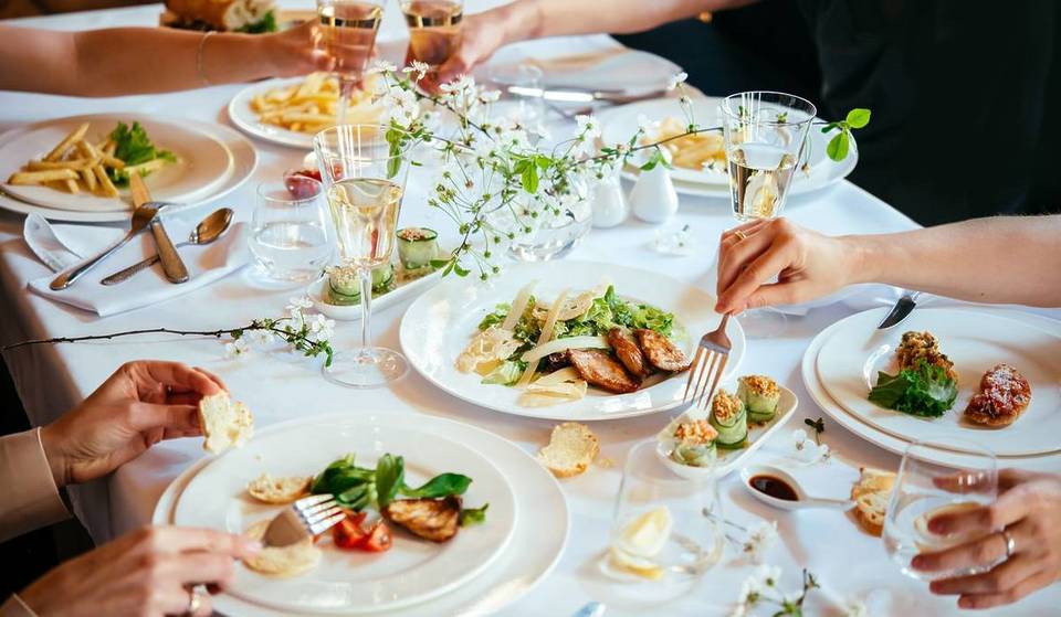 À Bruxelles, en ce moment, 30 restaurants proposent des repas à moitié prix ! Découvrez la liste des adresses et comment en profiter