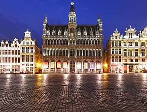 Au cœur de Bruxelles, l’événement coloré le plus spectaculaire d’Europe dévoile cet été sa 24ème édition – une incroyable œuvre d’art grandeur nature aux couleurs du Japon sublimera la “plus belle place du monde” pendant 4 jours !