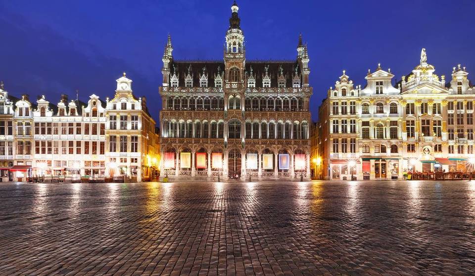 In the heart of Brussels, Europe’s most spectacular colorful event unveils its 24th edition this summer—an incredible life-size work of art in the colors of Japan will enhance the “most beautiful square in the world” for four days!