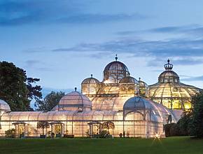 « C&rsquo;est tout simplement sublime » : L&rsquo;événement floral de l&rsquo;année revient à Bruxelles – on connaît enfin la date de mise en vente des tickets pour les Serres de Laeken en 2026