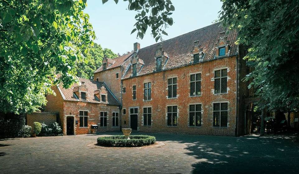 “A magical house”: Just a few minutes from the center of Brussels, this Gothic residence houses historical treasures unique in the world—it conceals wonderful sensory gardens and Belgium’s smallest beguinage