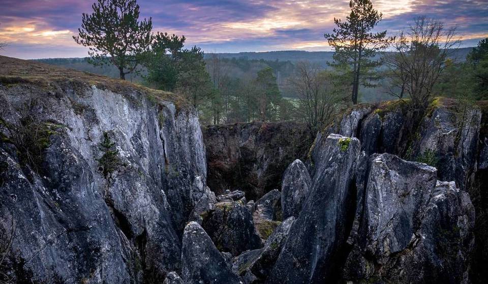 À deux heures de Bruxelles, ce Grand Canyon belge façonné il y a des millions d’années est sans doute l’un des endroits les plus étonnants de Belgique