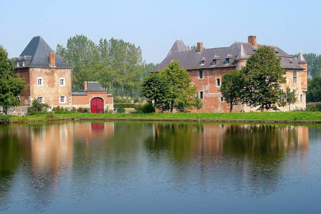 Just an hour from Brussels, a medieval keep, ponds, and 700 years of history make this little-known castle an extraordinary getaway