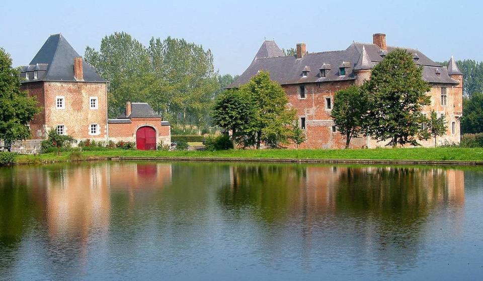 Just an hour from Brussels, a medieval keep, ponds, and 700 years of history make this little-known castle an extraordinary getaway