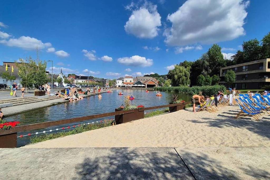 This hidden pop-up beach, just 30 minutes from Brussels, reopens in 2026: swimming, games, paddleboarding, and relaxation are on the agenda!