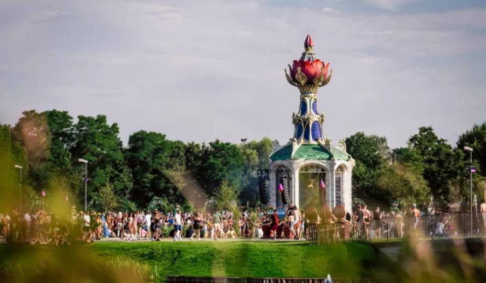 Calvin Harris, David Guetta, Martin Garrix, Armin van Buuren, Amelie Lens, Ben Klock… 500 artistes répartis sur 16 scènes pour l&rsquo;édition anniversaire XXL de Tomorrowland 2026