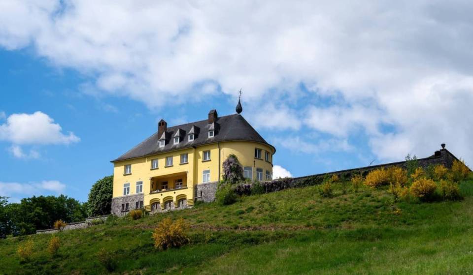 Forget traditional châteaux: Less than 1 hour and 30 minutes from Brussels, this estate dating back to 1929 has replaced its vineyard with unusual diamond-shaped trails—a leisurely stroll punctuated by gourmet banquets