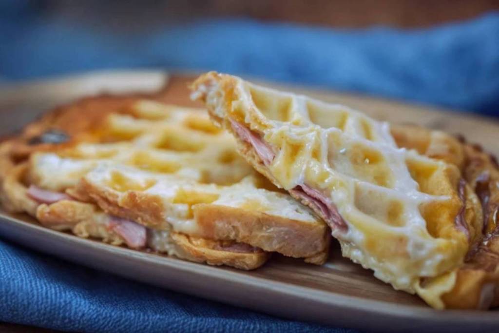 Le match de la Belgique commence dans 1 heure ? Voici la recette virale pour faire des gaufres salées ultra-croustillantes en un clin d&rsquo;œil