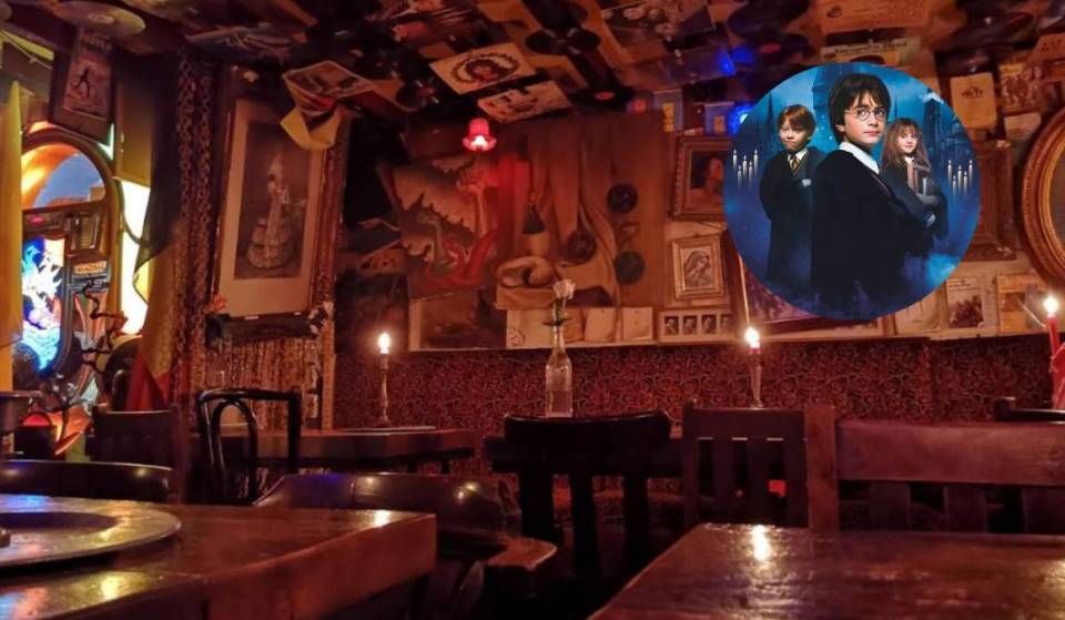 À deux pas de la Grand-Place de Bruxelles, ce bar caché à l&rsquo;ambiance Harry Potter va vous donner l&rsquo;impression de boire un verre au Chaudron Baveur – et le tout sans vous ruiner