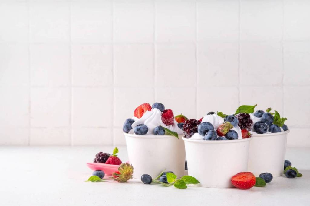 Avec seulement 3 ingrédients, ce frozen yogurt maison est le dessert le plus simple de l&rsquo;été