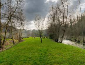 Just a stone’s throw from the Meuse River, this 50-hectare wild valley offers a breathtaking 6-kilometer hike along the water’s edge—an unmissable bucolic getaway less than 1 hour and 30 minutes from the capital.