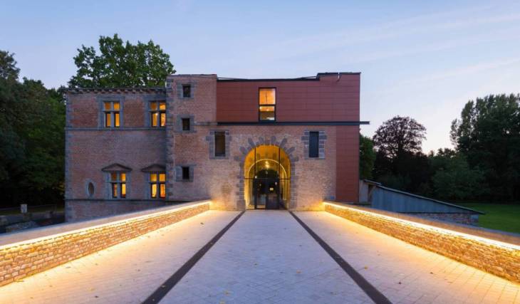 À 1h de Bruxelles, le tout premier palais Renaissance de Belgique dissimule des ruines historiques et un luxuriant parc à l’anglaise de 12 hectares accessible gratuitement !