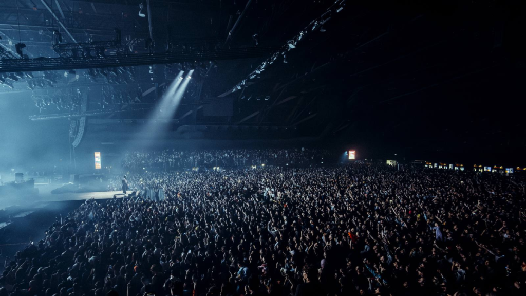 the venue and crowd at a concert at the ING Arena in Brussels