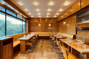 Installée dans un monumental chef-d’œuvre architectural des années 1930, cette chaleureuse institution bruxelloise ravive la véritable tradition gourmande locale