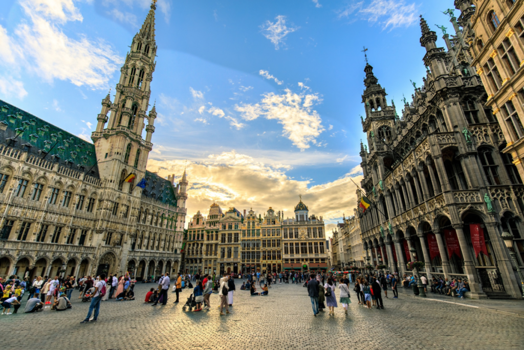 7,600 m² to be renovated right in the heart of the Grand-Place? Here’s what could soon change behind the historic facades