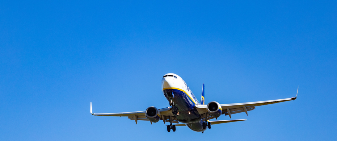 Coup dur pour les voyageurs : Ryanair retire 6 avions de Belgique et supprime 20 lignes phares à Charleroi et Zaventem face à la nouvelle taxe environnementale