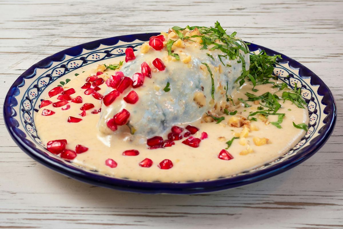 chile en nogada frida kahlo