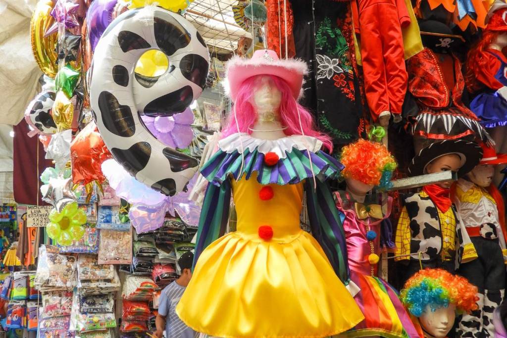 where to buy costumes in Mexico City