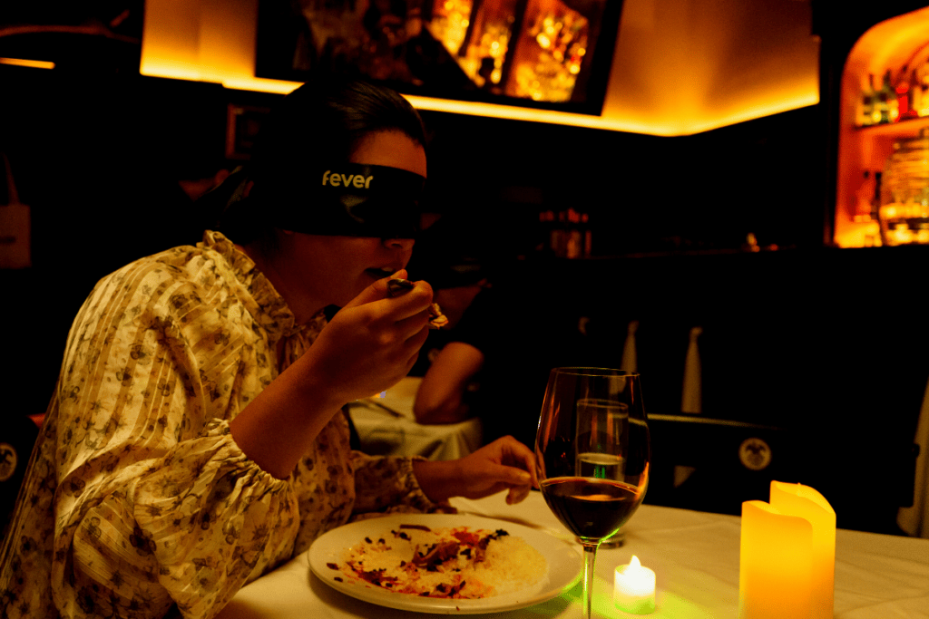 Dining in the Dark llega a un nuevo restaurante en la CDMX