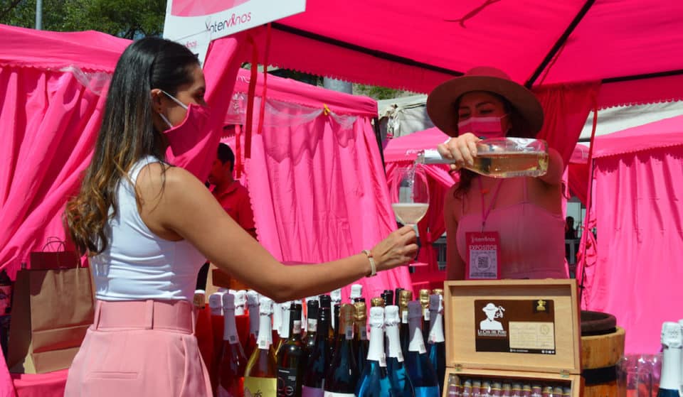 Intervinos: ¡Apoya la prevención del cáncer de mama con vino!