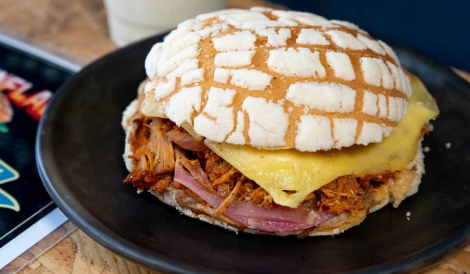 ¡Llegaron las conchas de cochinita, milanesa y chilaquiles!