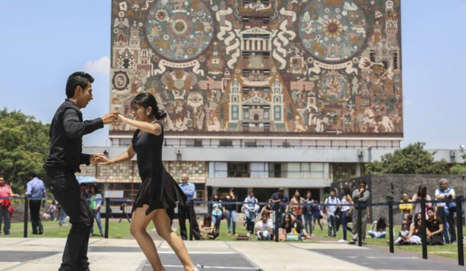 Vuelven las clases gratuitas de baile a la UNAM, ¡con salsa!