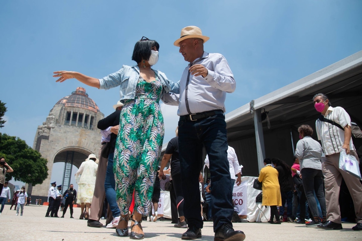 Celebra el Día de las Madres en el Monumento a la Revolución