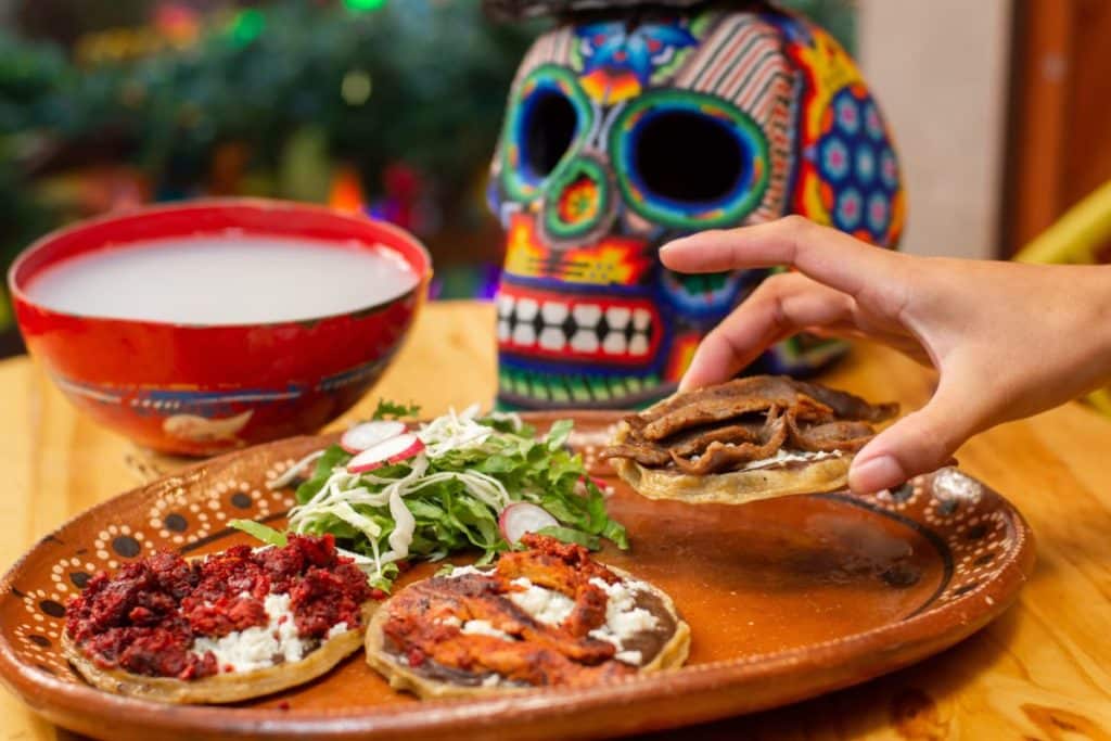 pulque y comida mexicana