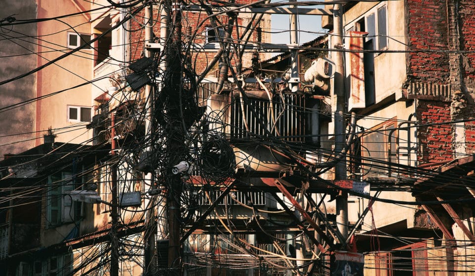 ¡Despídete de las telarañas de cables en desuso en CDMX!