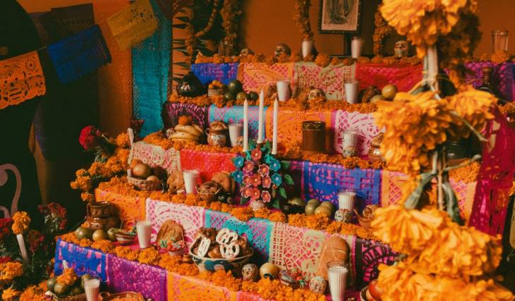 ¿Dónde comprar barato para la ofrenda? Mercados de CDMX con cempasúchil, papel picado y veladora