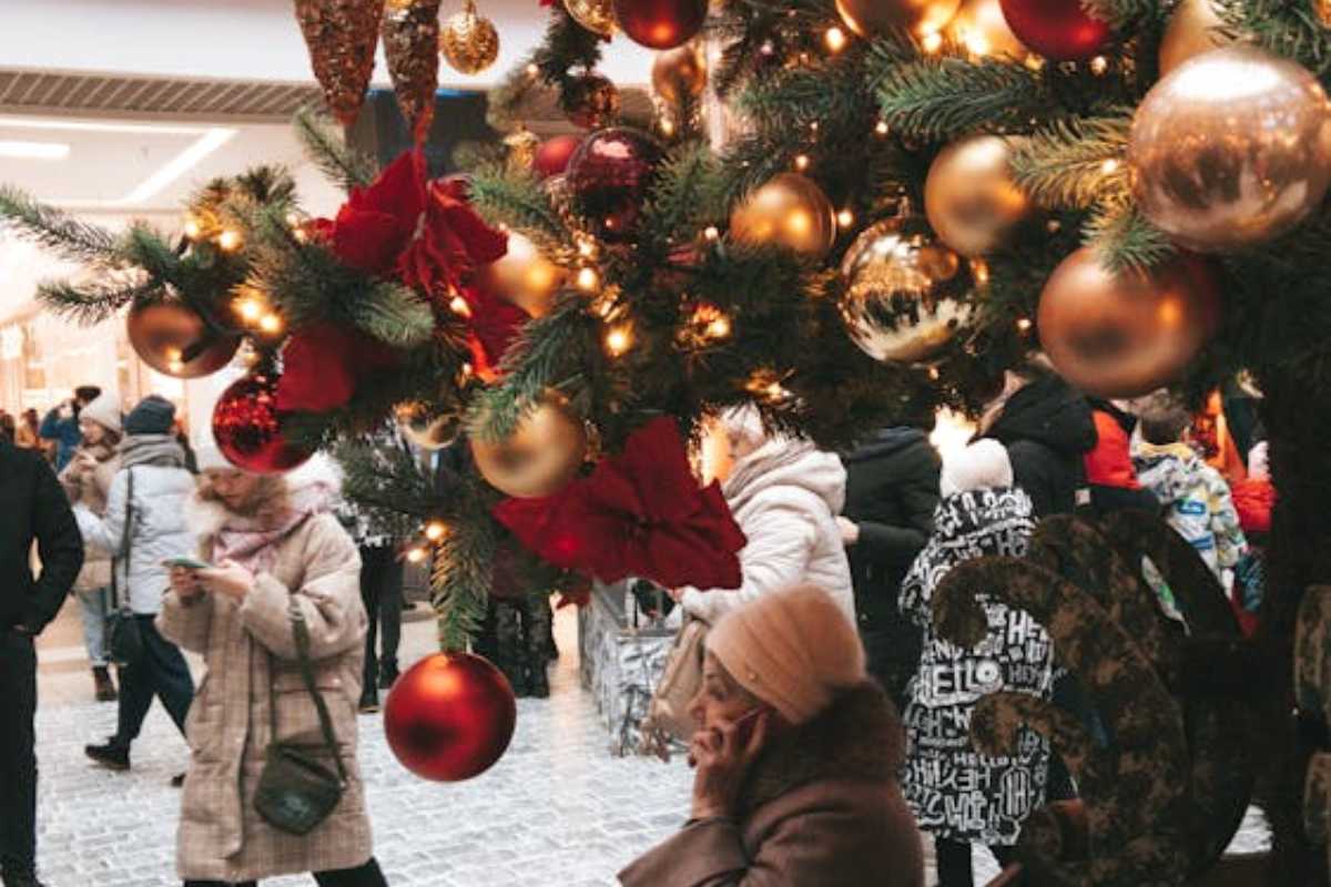 Encendido de árbol navideño en centros comerciales
