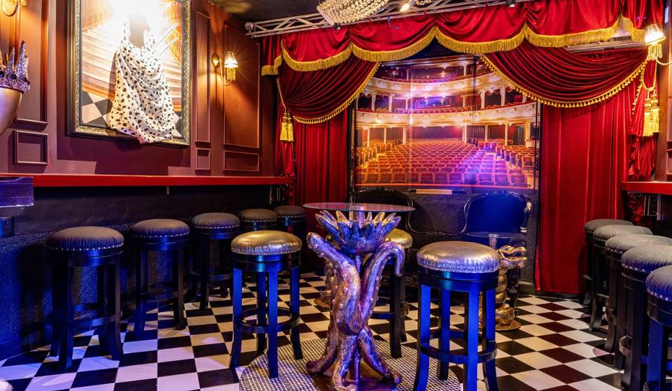 Maleficio, un speakeasy inspirado en villanas de Disney