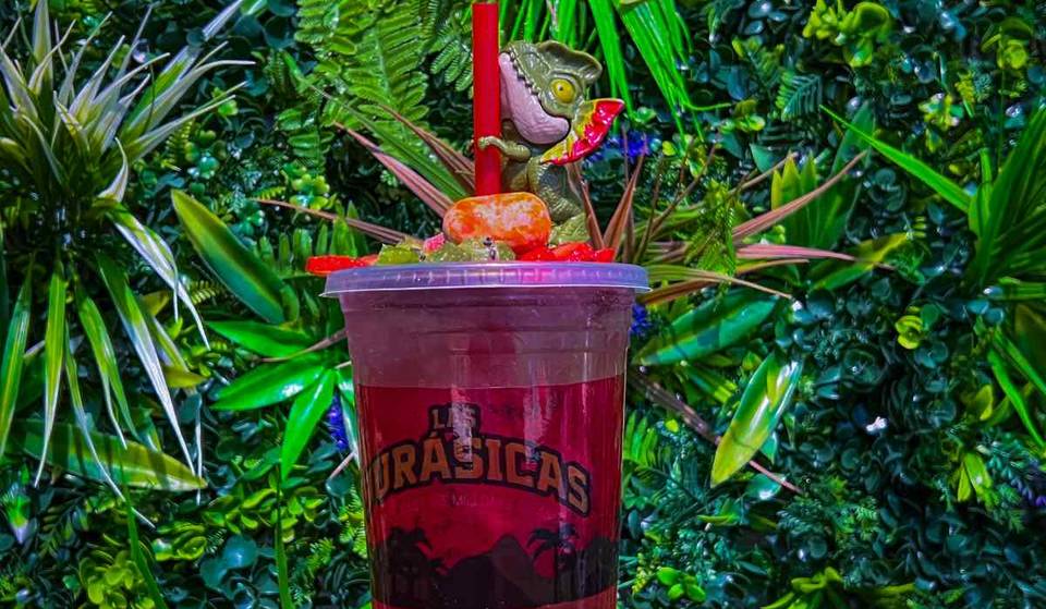 ¡Rawr! Quítate la sed de la mala en coctelería Las Jurásicas