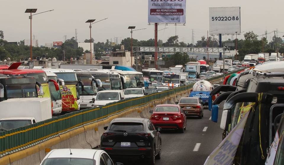 Transportistas podrían desquiciar tráfico en CDMX por bloqueos