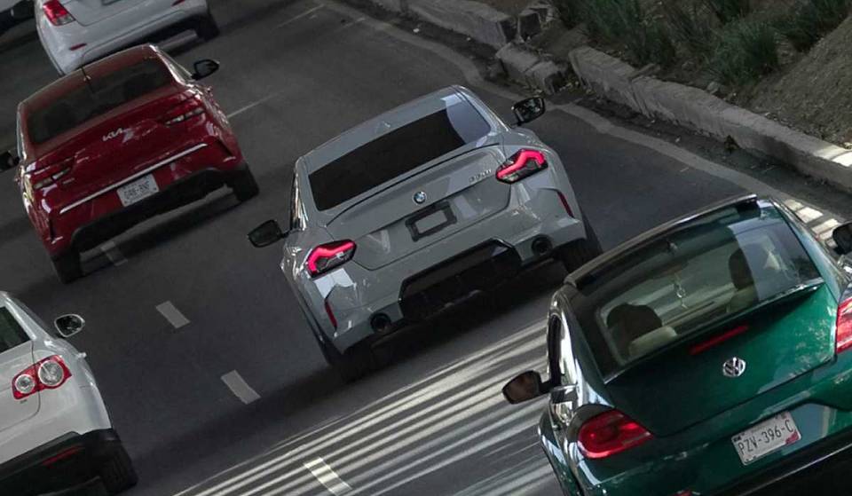 Is yours like this? This is the type of license plate holder that will merit a fine in the CDMX.