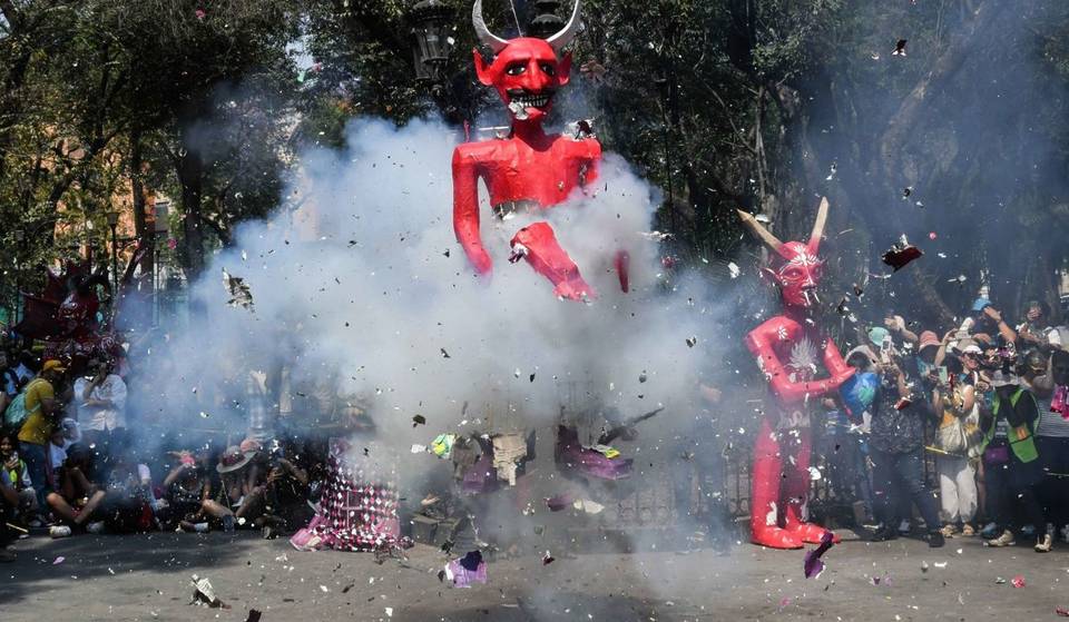 Diablos monumentales desfilarán por la CDMX: conoce horarios y ruta de la Quema de Judas 2025